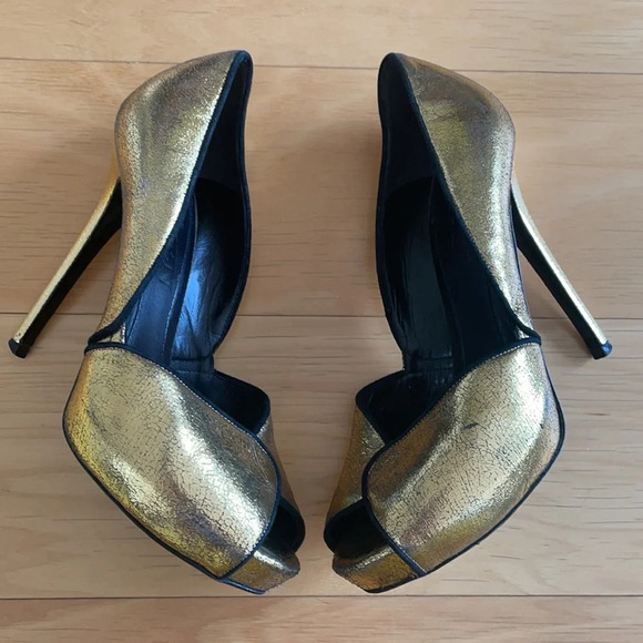 Alexander McQueen gold and black peep toe stilettos - Picture 1 of 7